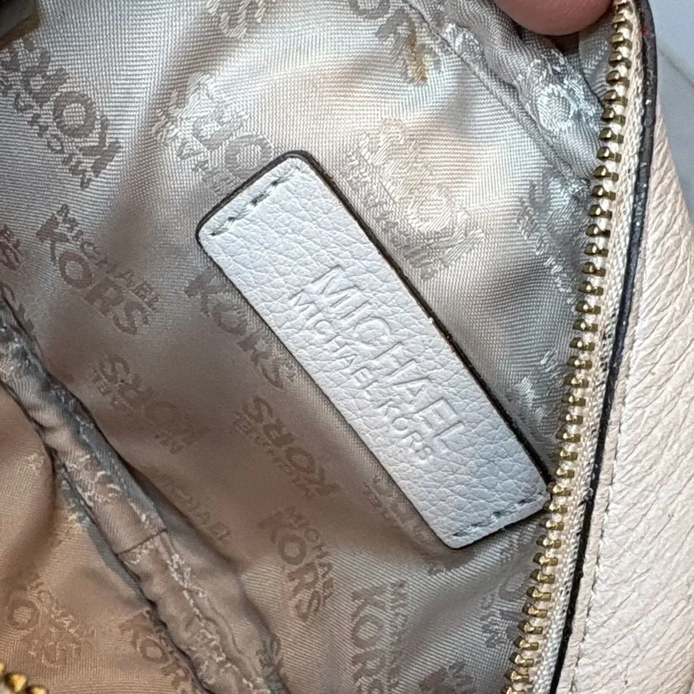 Michael Kors Bag Oval Pebbled Leather Cosmetic Case Pouch Clutch